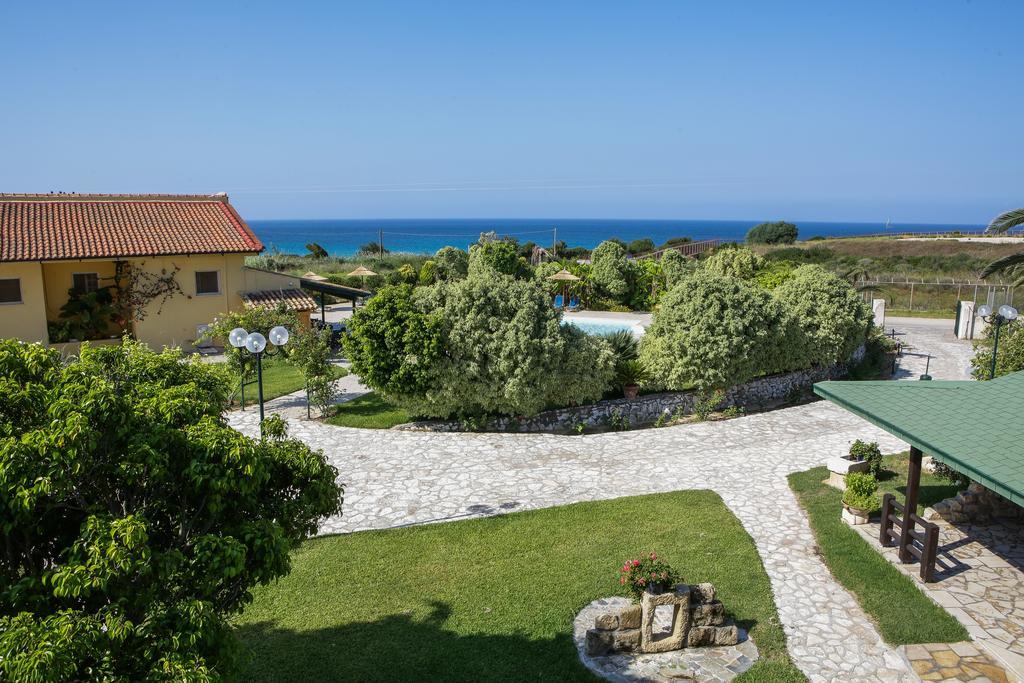 Sandy Beach Villas And Apartments Svoronata Esterno foto