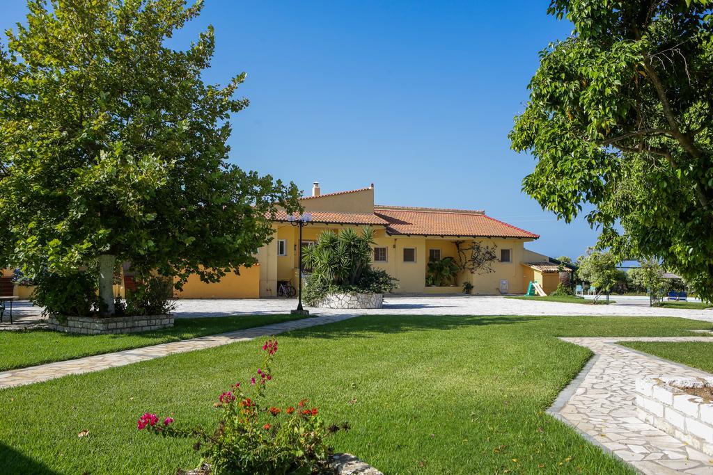 Sandy Beach Villas And Apartments Svoronata Esterno foto