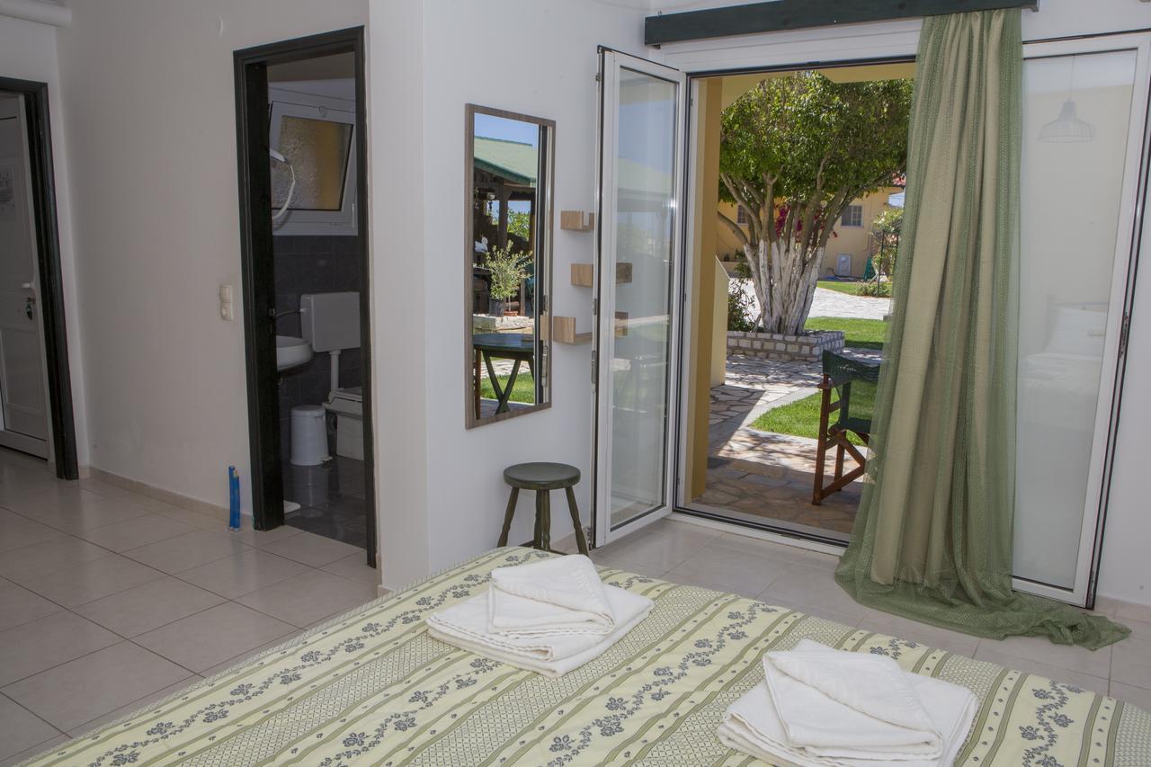 Sandy Beach Villas And Apartments Svoronata Esterno foto